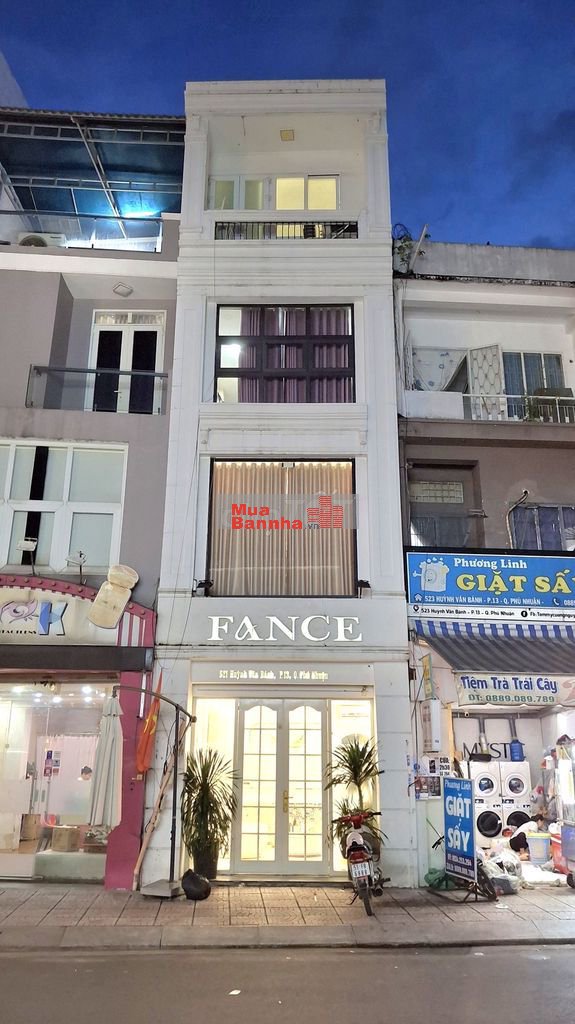 Bán mặt tiền Huỳnh Văn Bánh P13 Phú Nhuận, 29m2, 3 lầu, 30tr/tháng