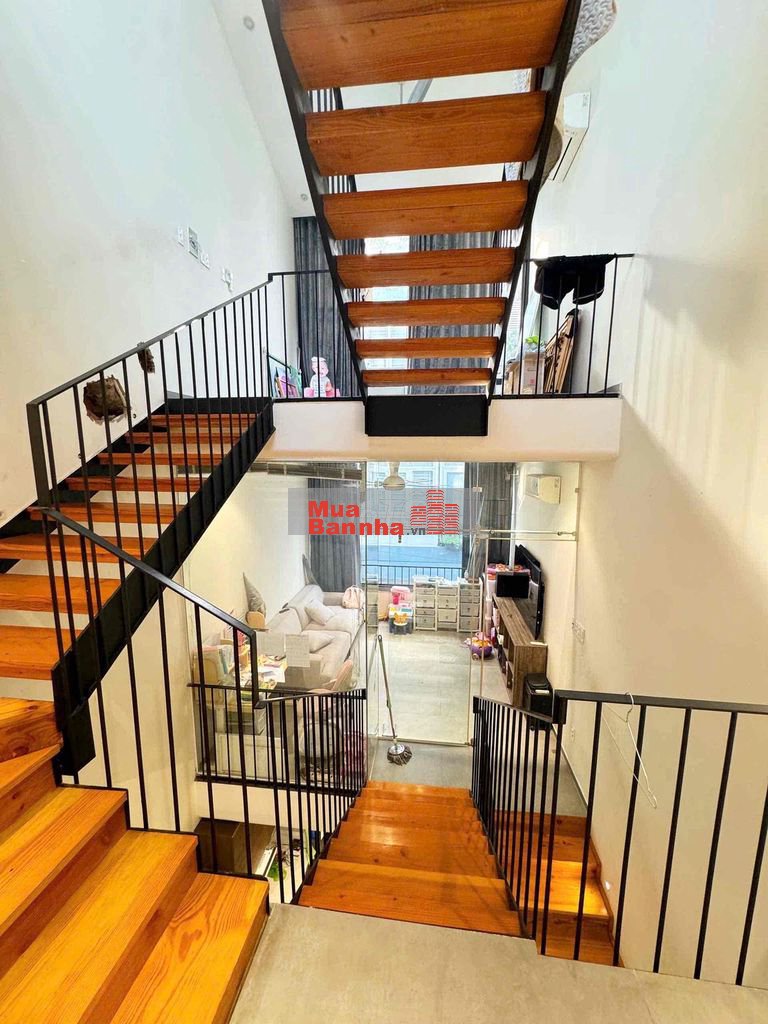 bán nhà 2 MT Nguyễn Hữu Tiến