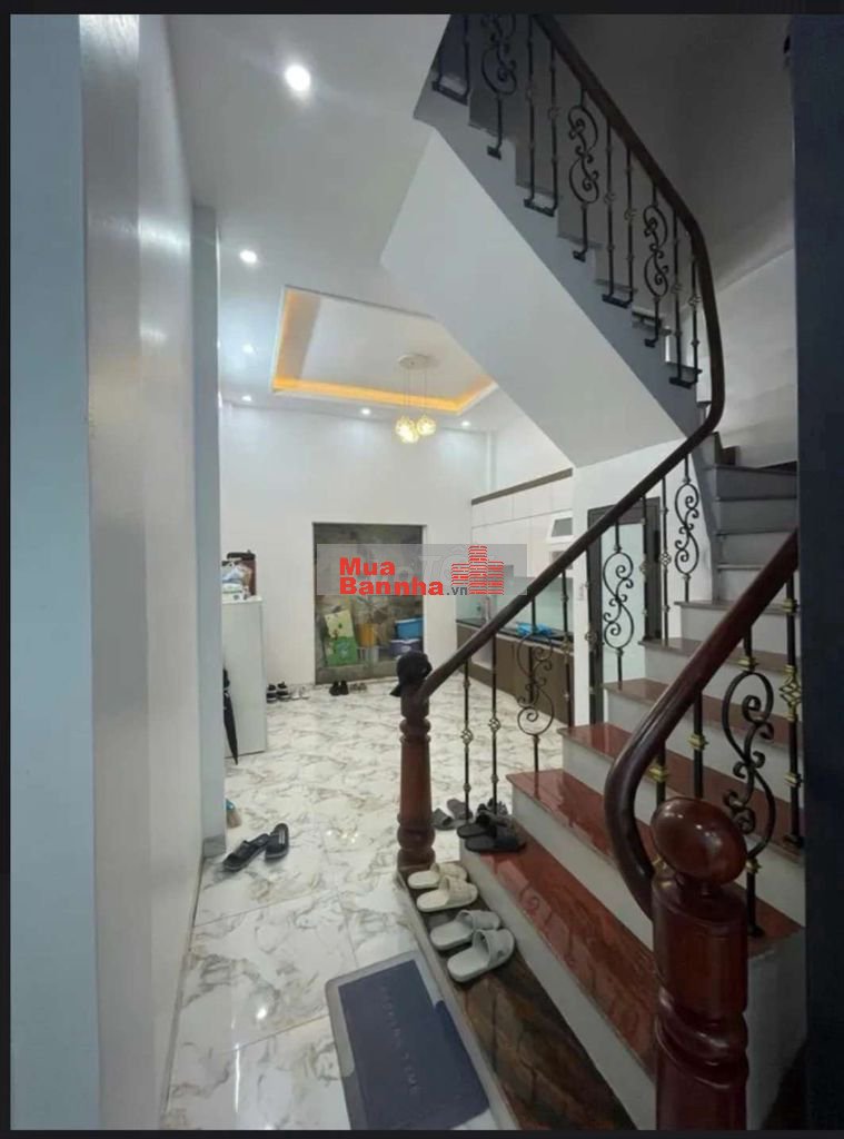 Tôi cần bán nhà mặt ngõ ô tô Đào Tấn, 6tầng thang máy full nội thất