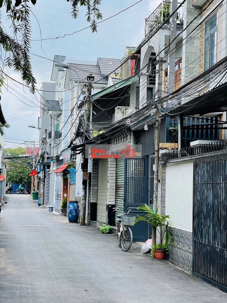 NHÀ 3T MÁI NGÓI ĐƯỜNG HOÀNG DIỆU 2_MỘT TRỤC THẲNG_DÂN TRÍ CAO_5.5mx18m