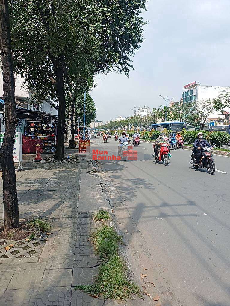 2 MT TRƯỚC SAU đg TRƯỜNG CHINH, DT 100M2, hẻm sau 5m
Giá 12,6 tỷ