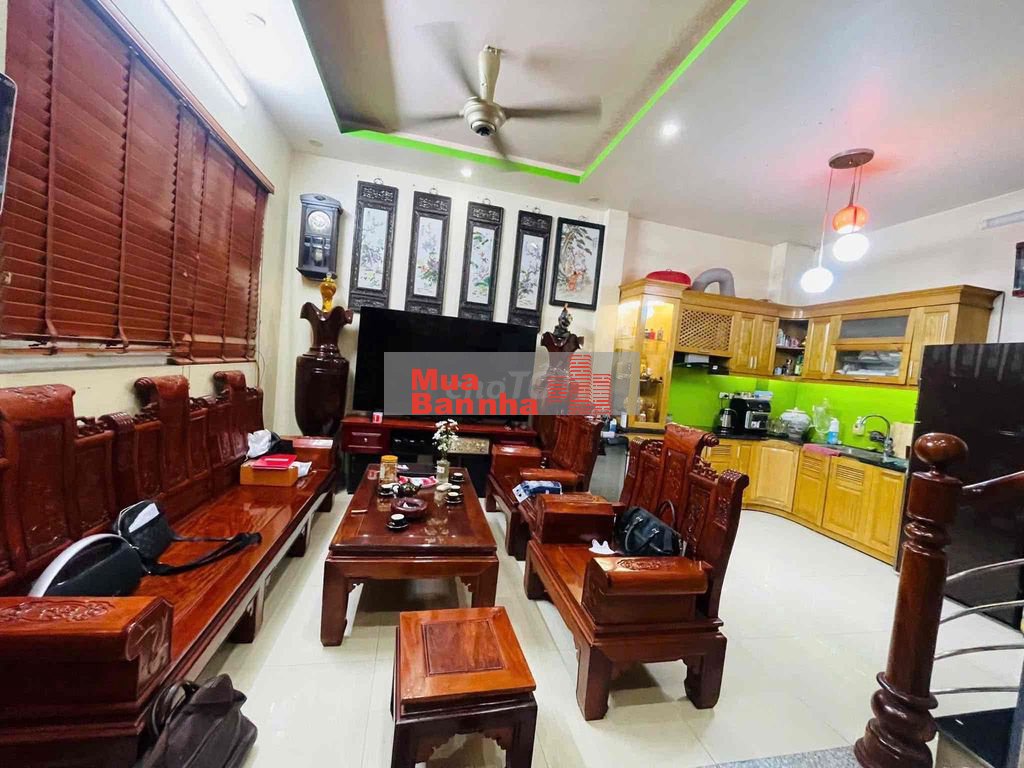 Nhà dân xây, gần Đại Sứ Quán Hàn Quốc, Xuân Đỉnh, 35m 5 tầng, giá tốt