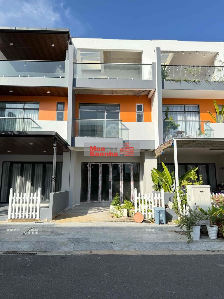 Bán nhà thô 3 tầng đường thông The Capella Garden giá rẻ 6 tỷ 550.