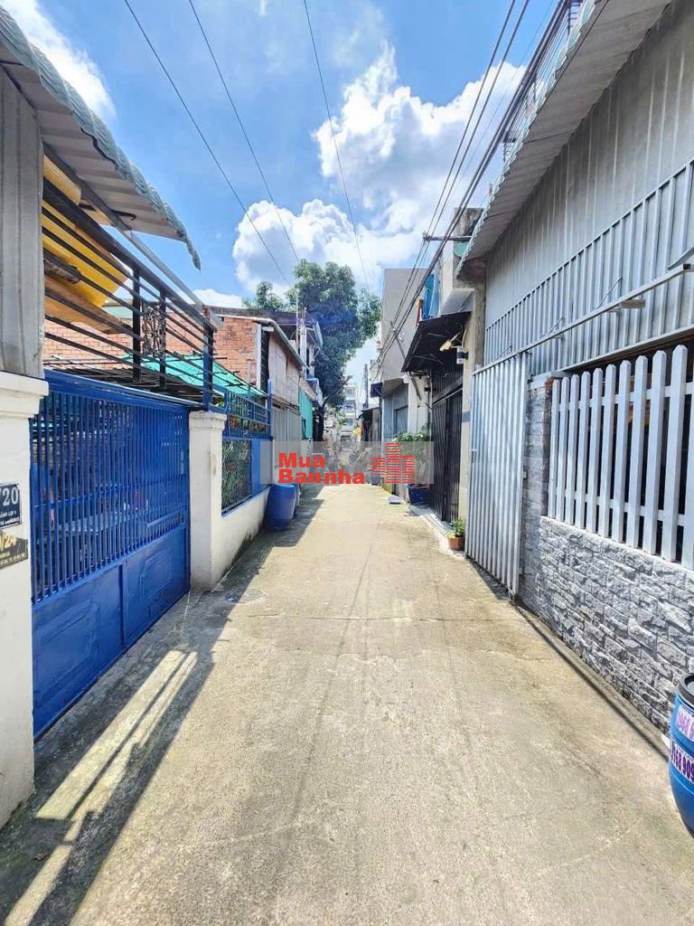 Bán nhà ngay trung tâm giá Rẻ gần cụm trường học Dĩ An