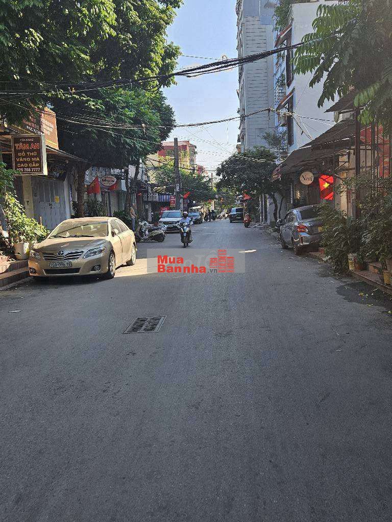 Bán nhà Vũ Tông Phan 30m2 mặt tiền 5.5m,lô góc giá 3,5 tỷ thương lượng