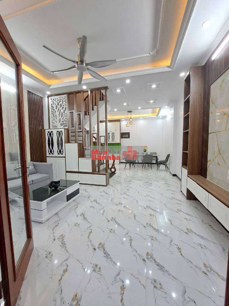 Chính chủ cần bạn gấp +Hoàng Mai DT 46.5m, 5 tầng chỉ hơn 7.95tỷ