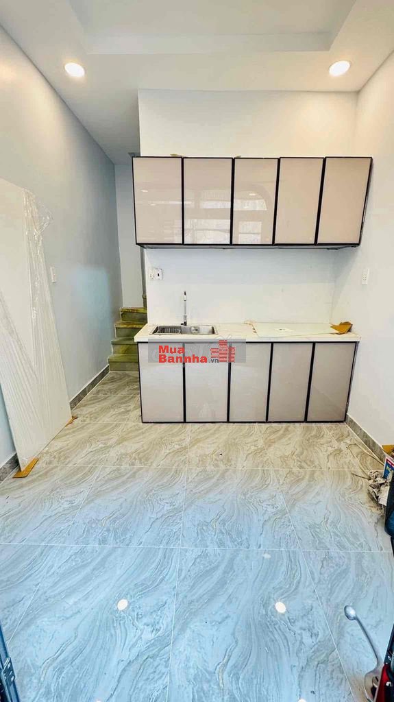 BÁN NHÀ [2.58 tỷ] diện tích 11.5m2 trung tâm Quận 4