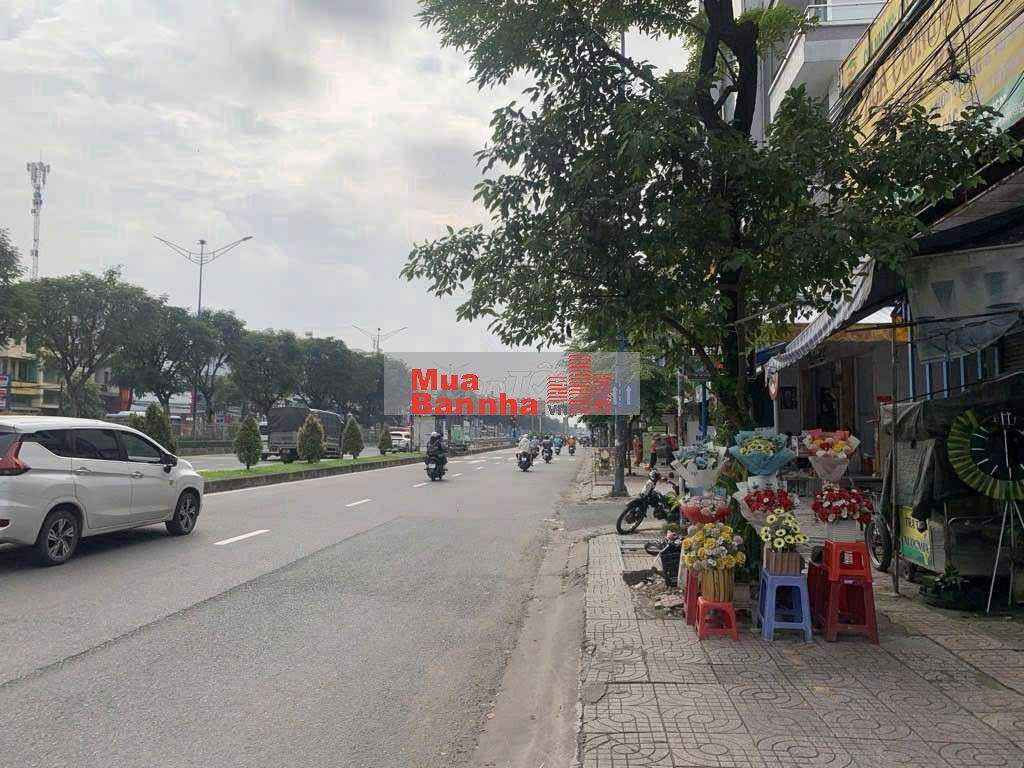 Bán nhà Mặt tiền Trường Chinh 84M2 x3 tầng Q12 13tỷ2