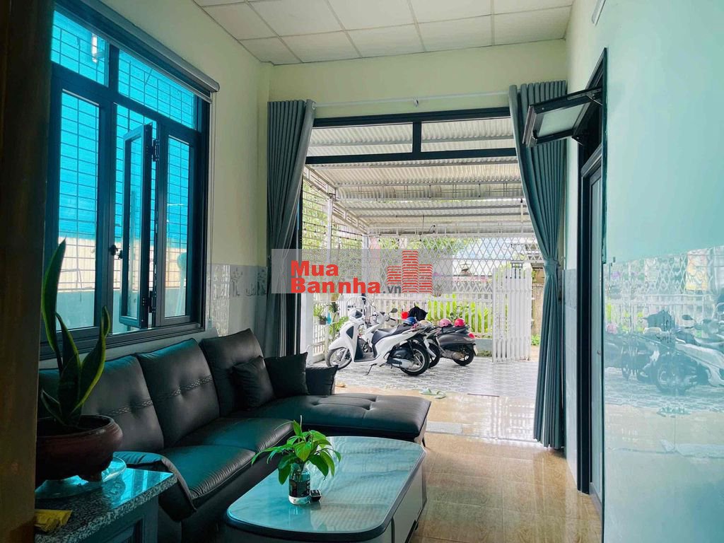 Nhà mới kiên cố góc 2 mặt tiền H. 994 Trần Phú Bảo Lộc 216m2 Full thổ