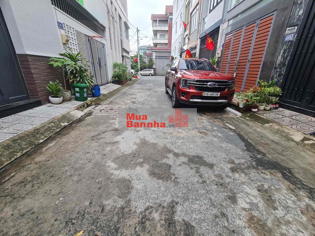 CHỈ 5,2 TỶ- VỊ TRÍ TUYỆT ĐỈNH – HẺM NHỰA XE TẢI QUAY ĐẦU – NHÀ 3 TẦNG