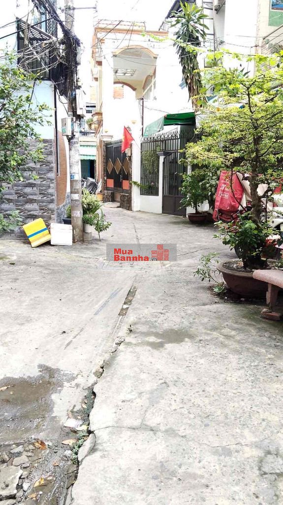 NHÀ 2 TÂNG Q6 - Ngay Bà Hom