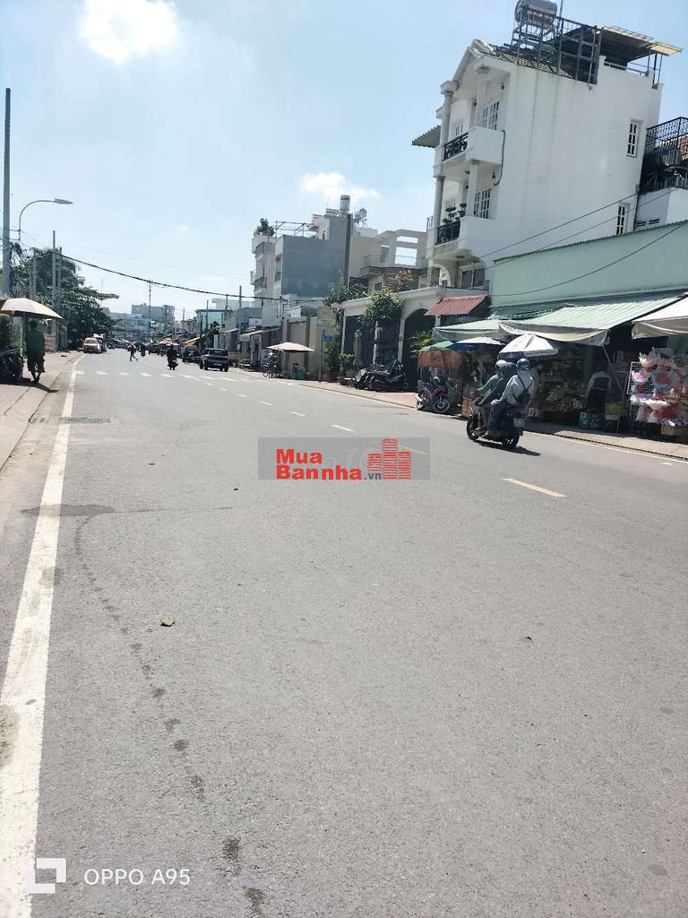 BÁN ĐẤT TẶNG NHÀ CẤP 4 GẦN KĐT VẠN PHÚC, DIỆN TÍCH 80 M2, HƠN 3 TỶ