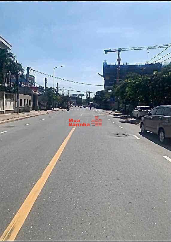 🏡 Nhà hẻm xe hơi – Dĩ An, Bình Dương Căn cấp 4 + phần đất mặt tiền rộn