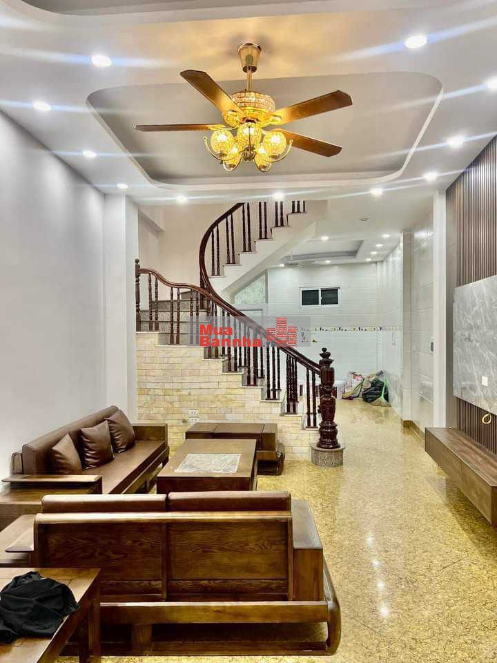 Chính chủ bán gấp nhà phố Minh Khai, ngõ thông, gần Ô tô 43m2