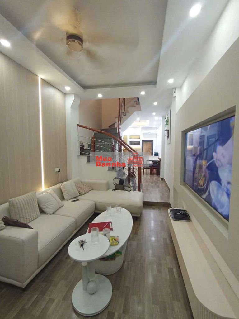 Bán nhà dân xây 2 thoáng, ở ngay, FULL ĐỒ giá 6.6 tỷ, cạnh trường học