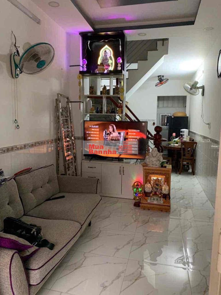 Chính chủ bán nhà 3 tầng,sổ hồng,đường nhựa 6m,xe oto đỗ ngay nhà