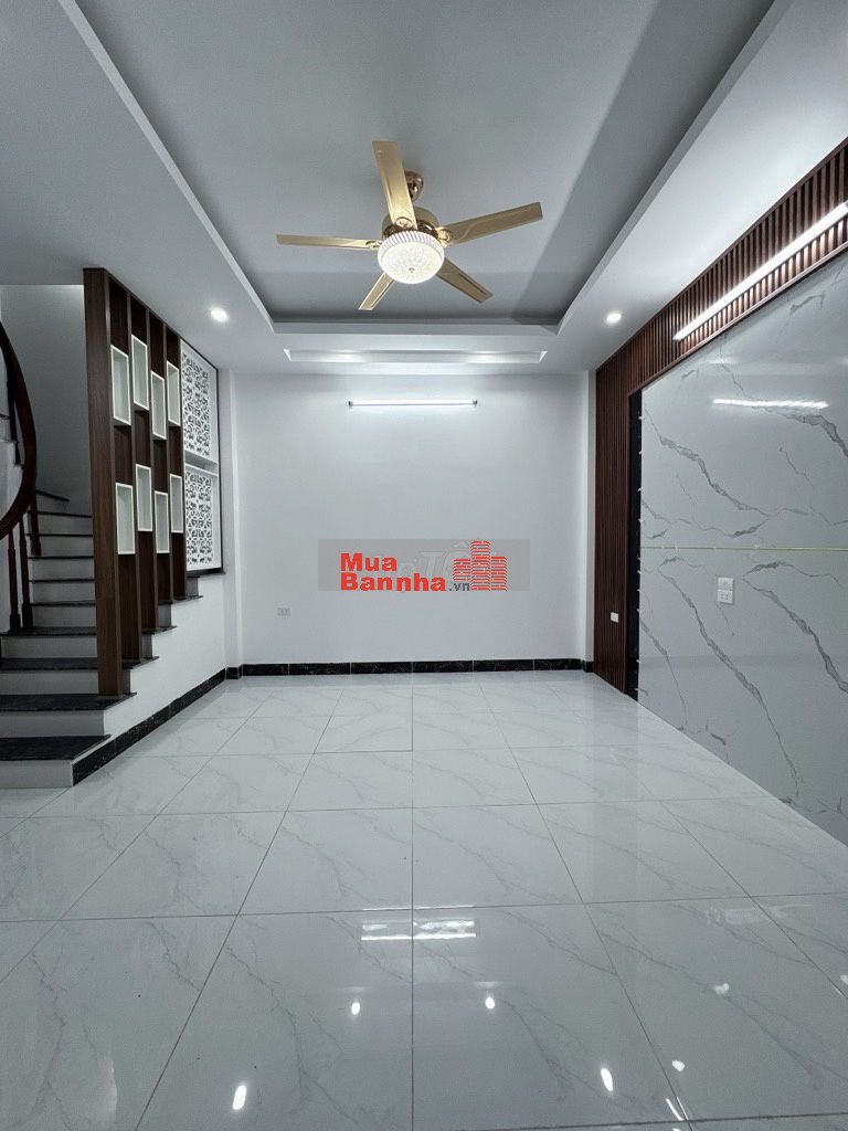 Nhà đẹp phố Thanh Am, 30m2- 5 tầng- 6.4 tỷô tô đỗ cổng, nhà mới tinh