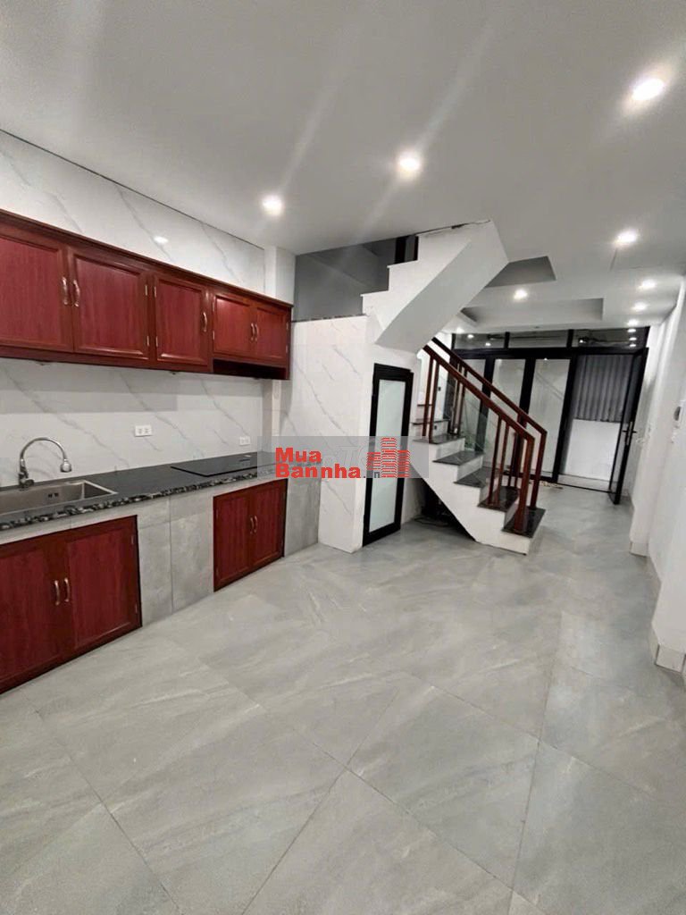 Phố Bắc Cầu 3, nhà mới đẹp, 38m2- 3T- 4.45 tỷ, ngõ nông, ô tô đỗ cổng