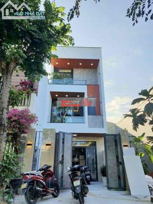 Bán Nhà Mặt tiền Song song Phạm Hùng Showroom Oto