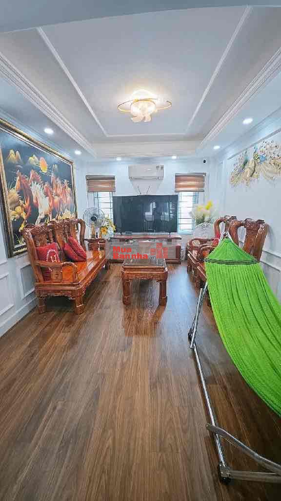 - Vài bước ra mặt phố Tựu Liệt, gần chợ – siêu thị – trường học – Giá