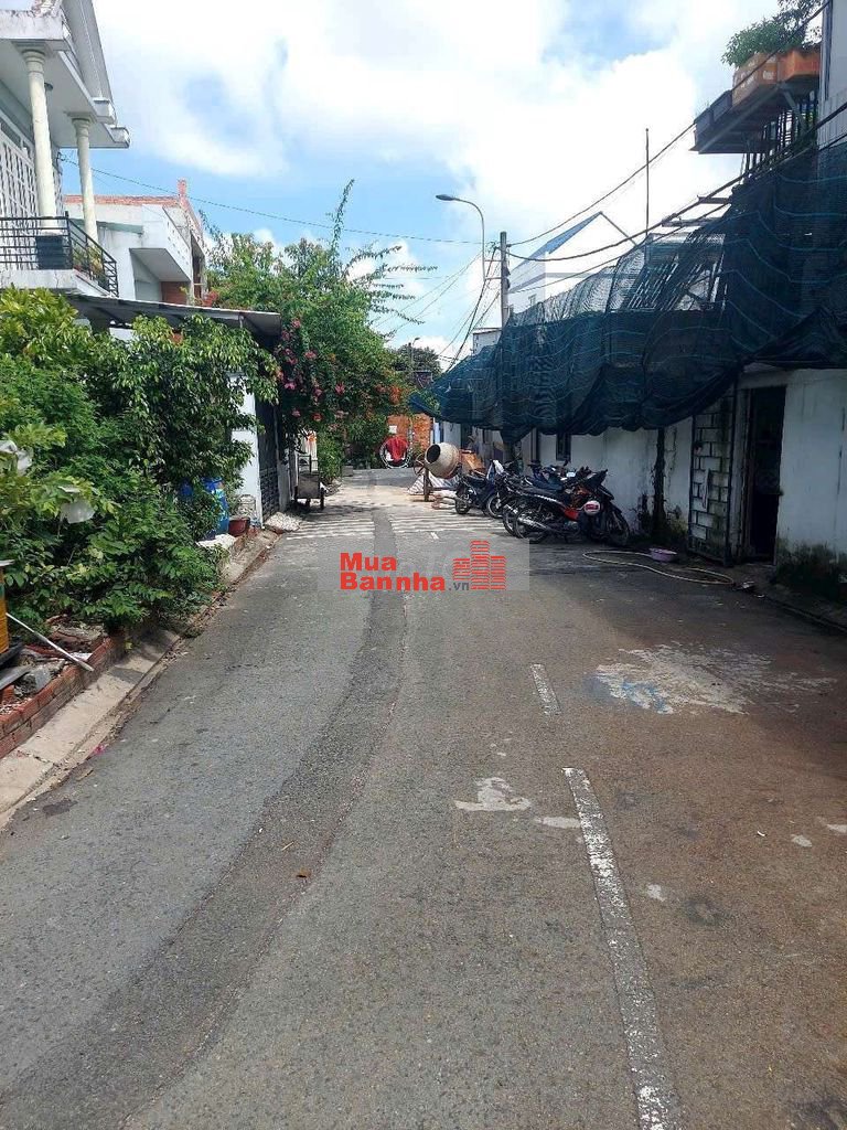 BÁN NHÀ HÓC MÔN - Ô TÔ ĐẬU CỬA - DT KHỦNG - GIÁ CỰC RẺ