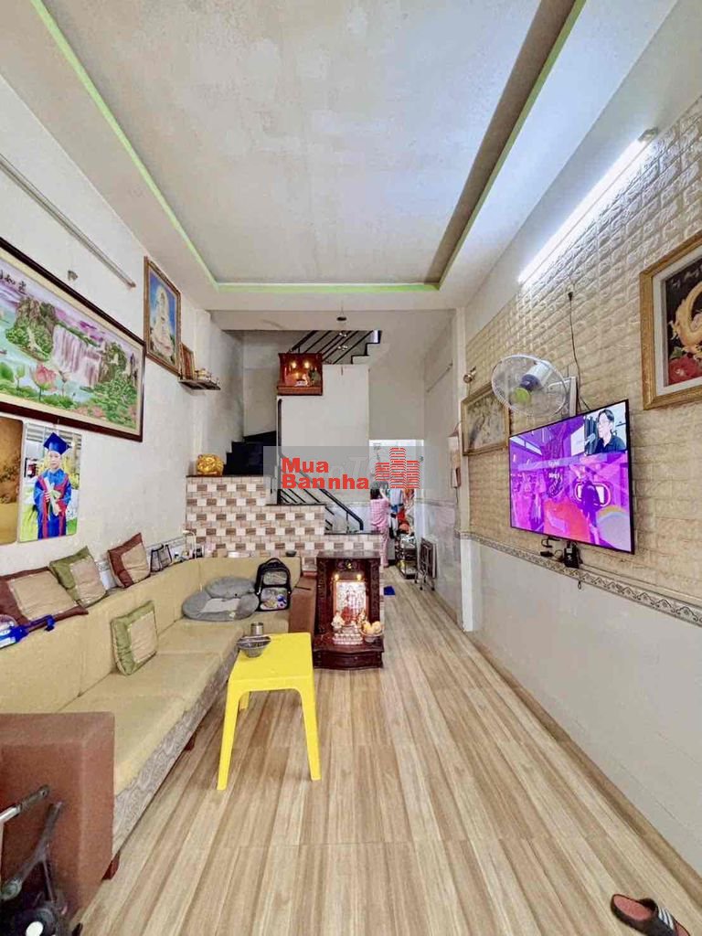 2 TỈ NHỈNH - NHÀ TRUNG TÂM - HẺM SẠCH - SHR