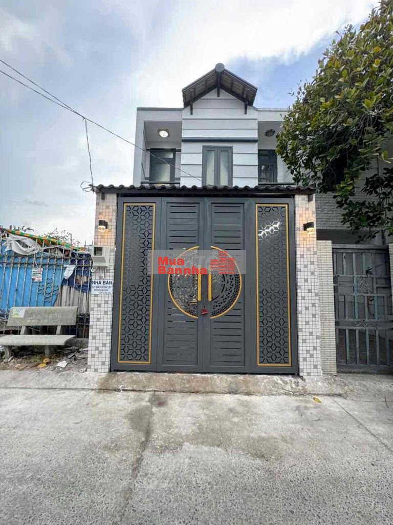 NHÀ MẶT TIỀN HẺM XE HƠI THUẬN TIỆN KINH DOANH BUÔN BÁN . NHÀ BÈ