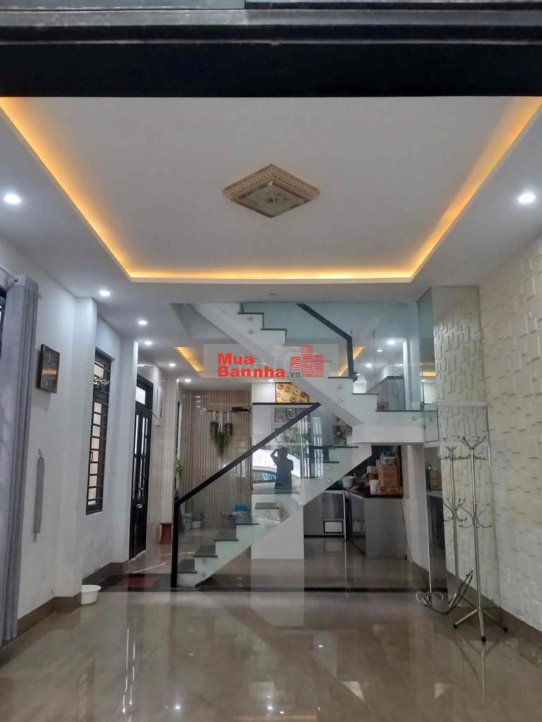 BÁN NHÀ MẶT TIỀN KẸP KIỆT OTO ĐƯỜNG ĐẦM RONG 2