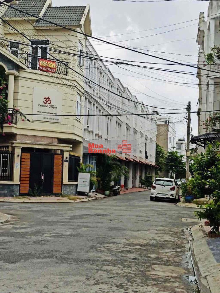 Nhà 3tầng 4pn, Vòng Xoay Phú Hữu, hxh8m, Nguyễn Duy Trinh . hơn 6ty.