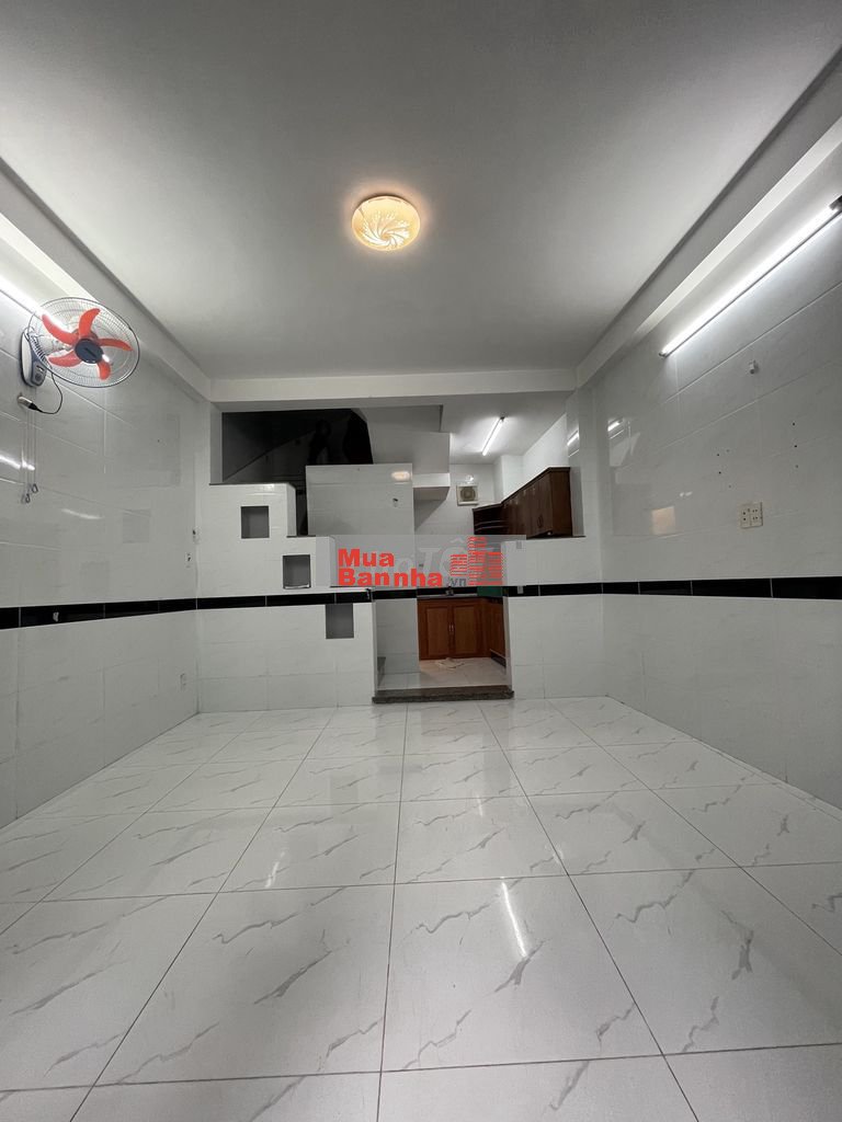 Bán nhà hẻm đẹp Thích Quảng Đức 4x6m 3 lầu 3pn mới đẹp. Giá 4.650 tỷ