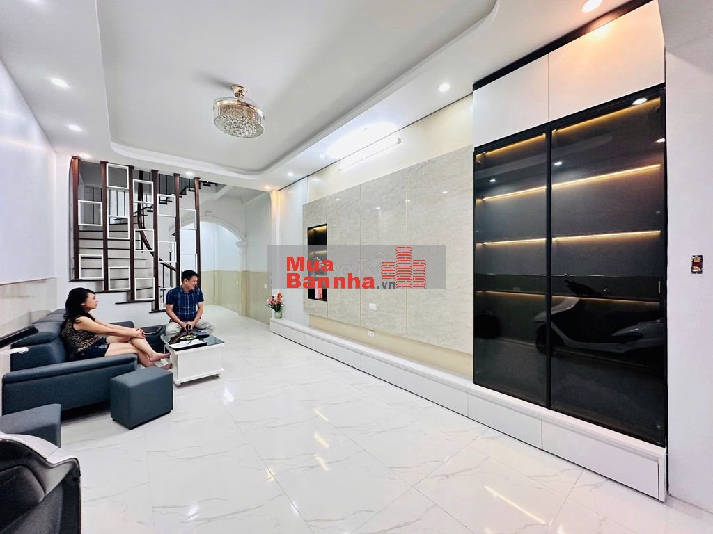 BÁN NHÀ XUÂN THUỶ – LÔ GÓC 3THOÁNG – Ô TÔ ĐỖ CỬA – KINH DOANH SẦM UẤT