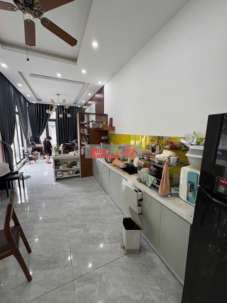 HOT Bán nhà 2 tầng 2 mê đẹp đường Bùi Thiện Ngộ khu sinh thái Hoà Xuân