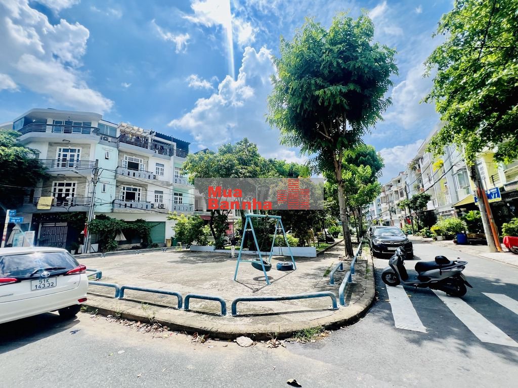 NHÀ MT NGAY NGÃ 3 KHU HIM LAM_CÁCH HOÀNG DIỆU 2 VÀI BƯỚC_CÓ THANG MÁY