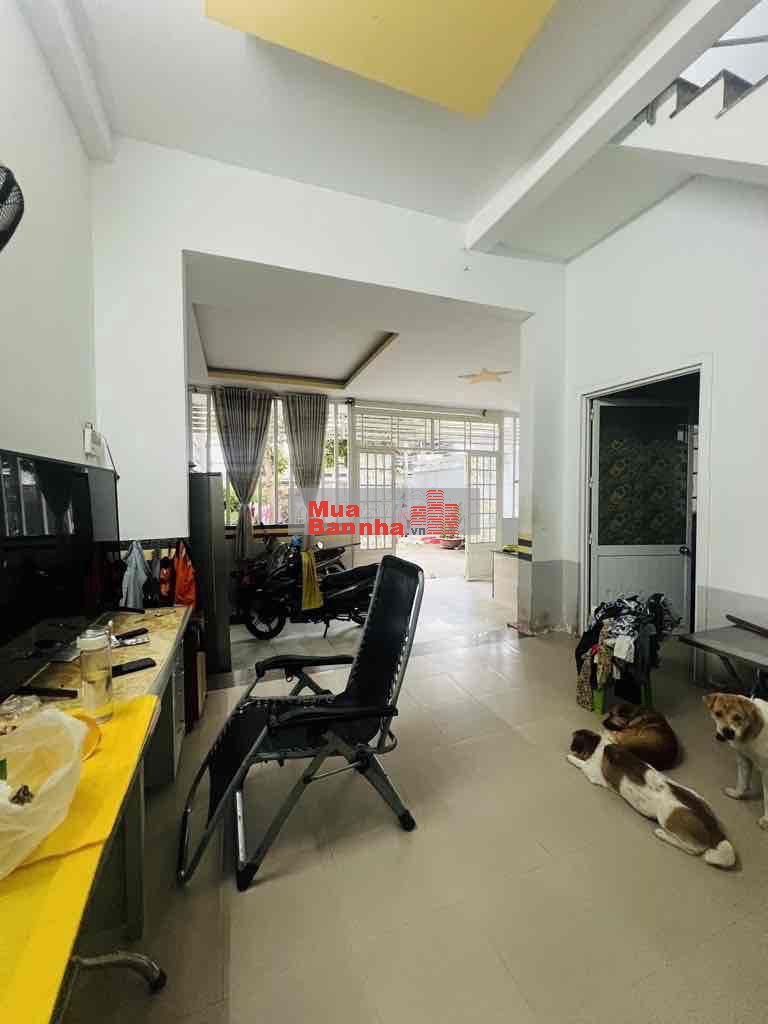 Bán nhà 105m2 ngay Đầm Sen Lạc Long Quân Quận 11 hẻm 4m giá chỉ 9,3tỷ