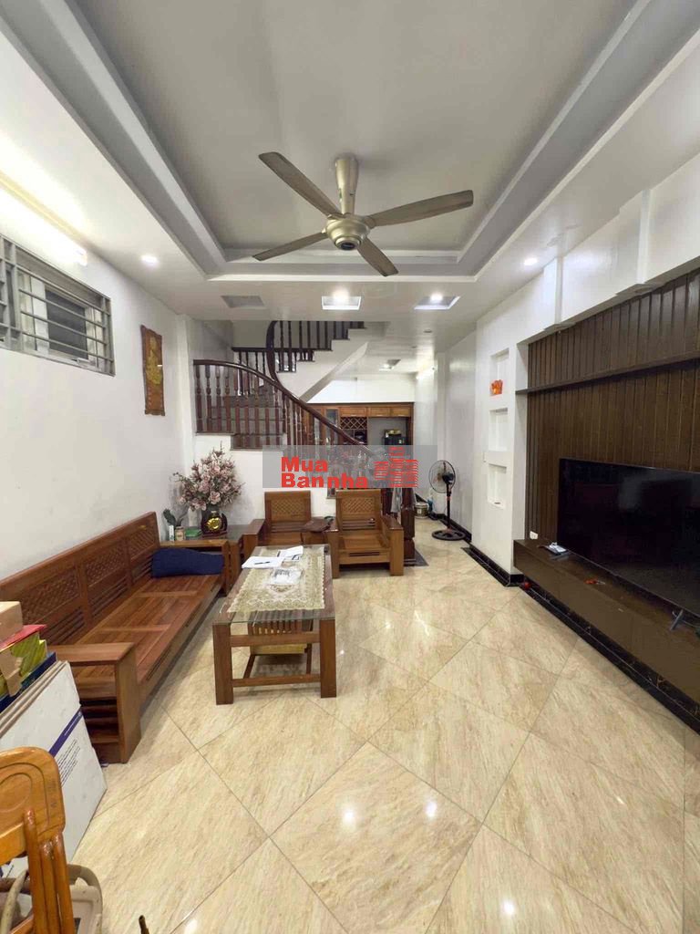 Lô góc Trường Chinh, 2 thoáng, ngõ ba gác, nhà dân xây. 46mx5T. 8,3 ty