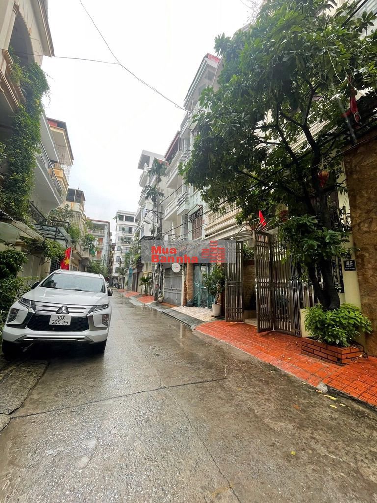 5 tầng oto tránh thang máy ngõ 1194 Láng. Diện tích 40m2