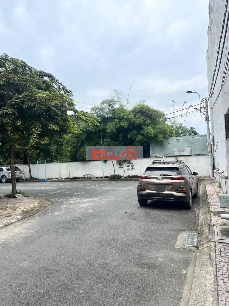 Nhà gì đường 8m có vỉa hè? Hiệp Phú nè. 56m2 - 8,7 tỷ sát Vincom, UBND