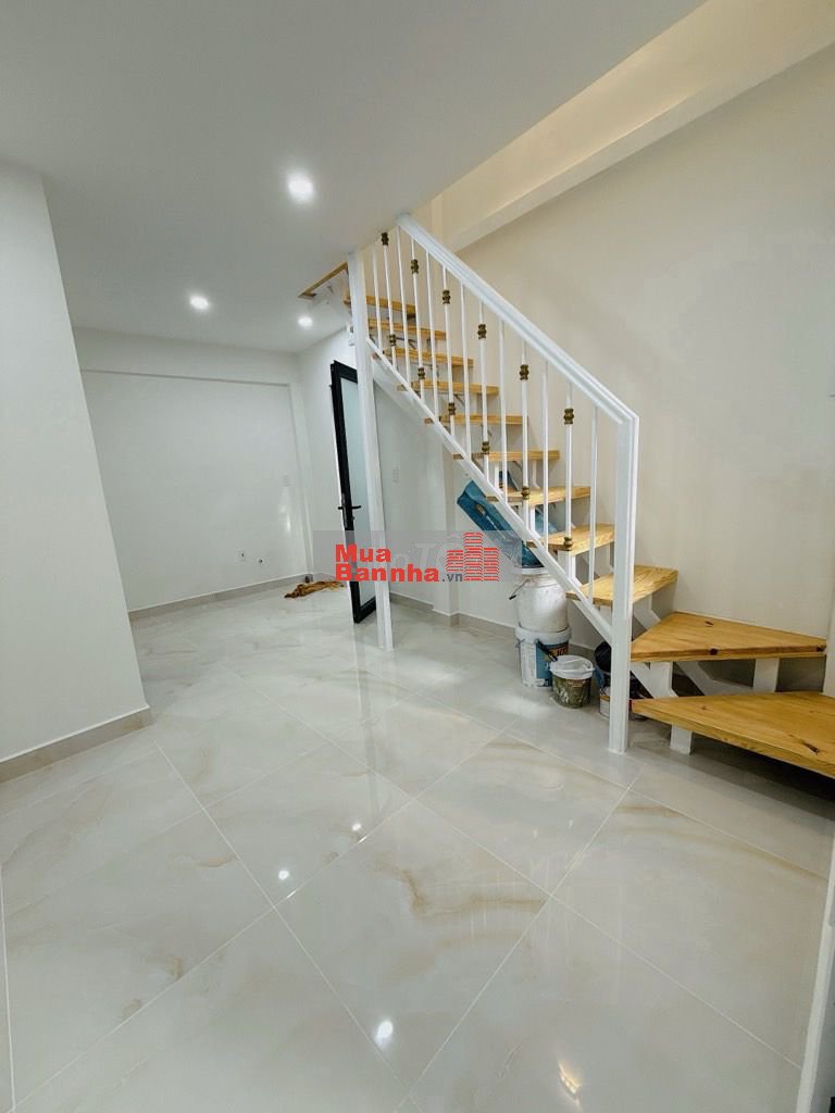 GIẢM MẠNH 250TR CÒN 3.25 TỶ NHÀ ĐẸP ĐƯỜNG LÊ VĂN DUYỆT, 22.4M2 2 TẦNG