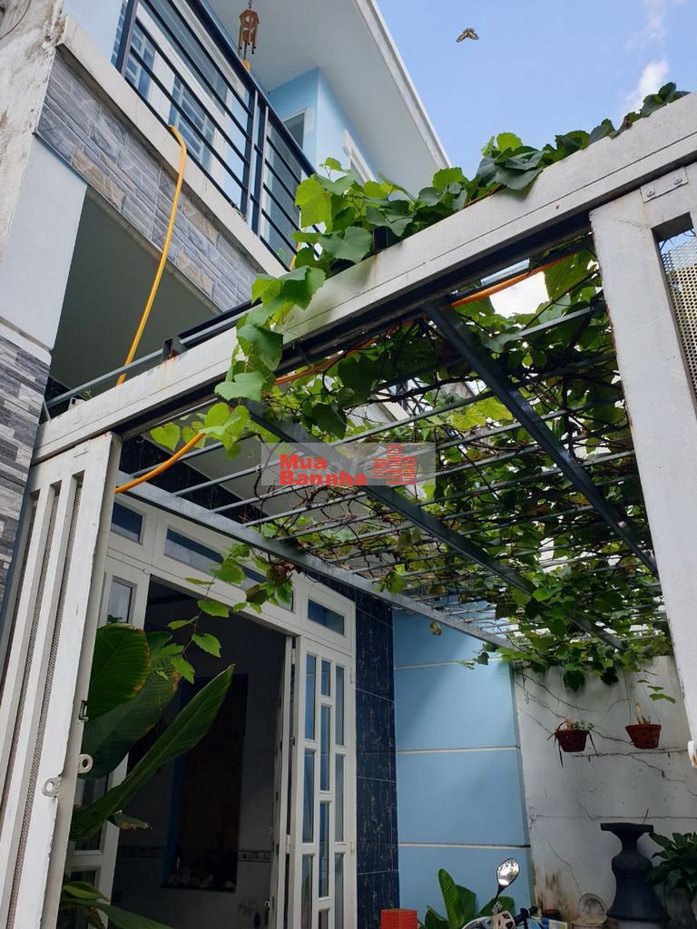 Nhà lầu DT 5m*20m, xây full (4pn) gần chợ ngã 3 Bầu hẻm Tô Ký - HMon