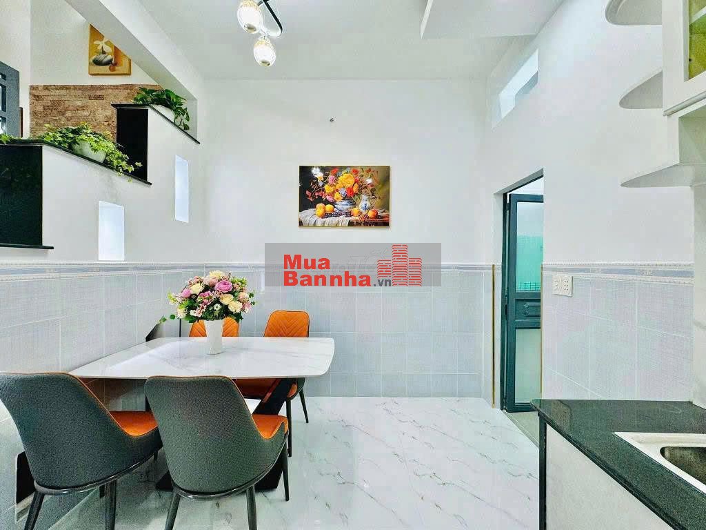 Chính chủ gửi bán nhà đường Số 11, Thủ Đức, 44m2 SHR, giá 2 tỷ 950 TL