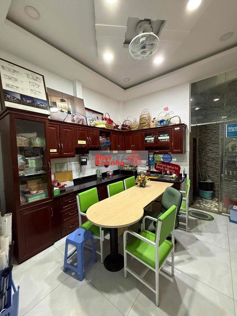 Nhà đẹp ở liền Tân Sơn Nhì, 4x14m 4 tầng, khu nhà cao tầng