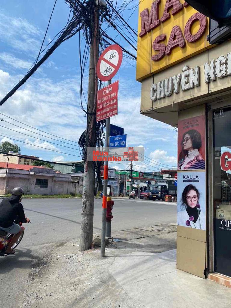 Chỉ nhỉnh 2 tỷ có ngay nhà 100m2 cách chợ Bình Chánh 1.8km, 2 tầng BTC