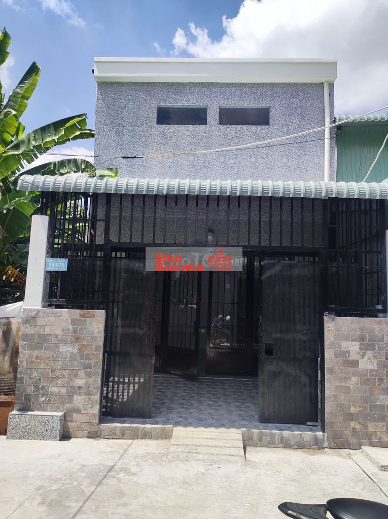 Nhà hẻm xe hơi cách TP.HCM 2km