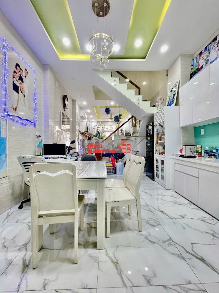 Bảy Hiền, Tân Bình - Nhà 3 tầng - 60m2 (4,1x16M) - 7.4 tỷ