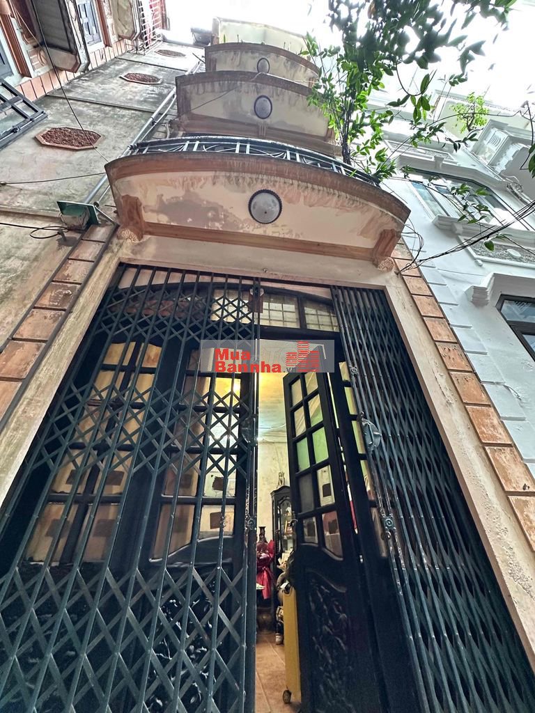 Nhà phố ngay Trung Tâm Hà Nội gần Quốc Tử Giám 3 phòng ngủ