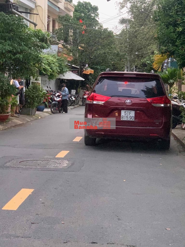 BÁN NHÀ MẶT TIỀN ĐƯỜNG LỚN XE TẢI CHẠY 10m LÔ góc DT 75M 2pn NGANG 5,7