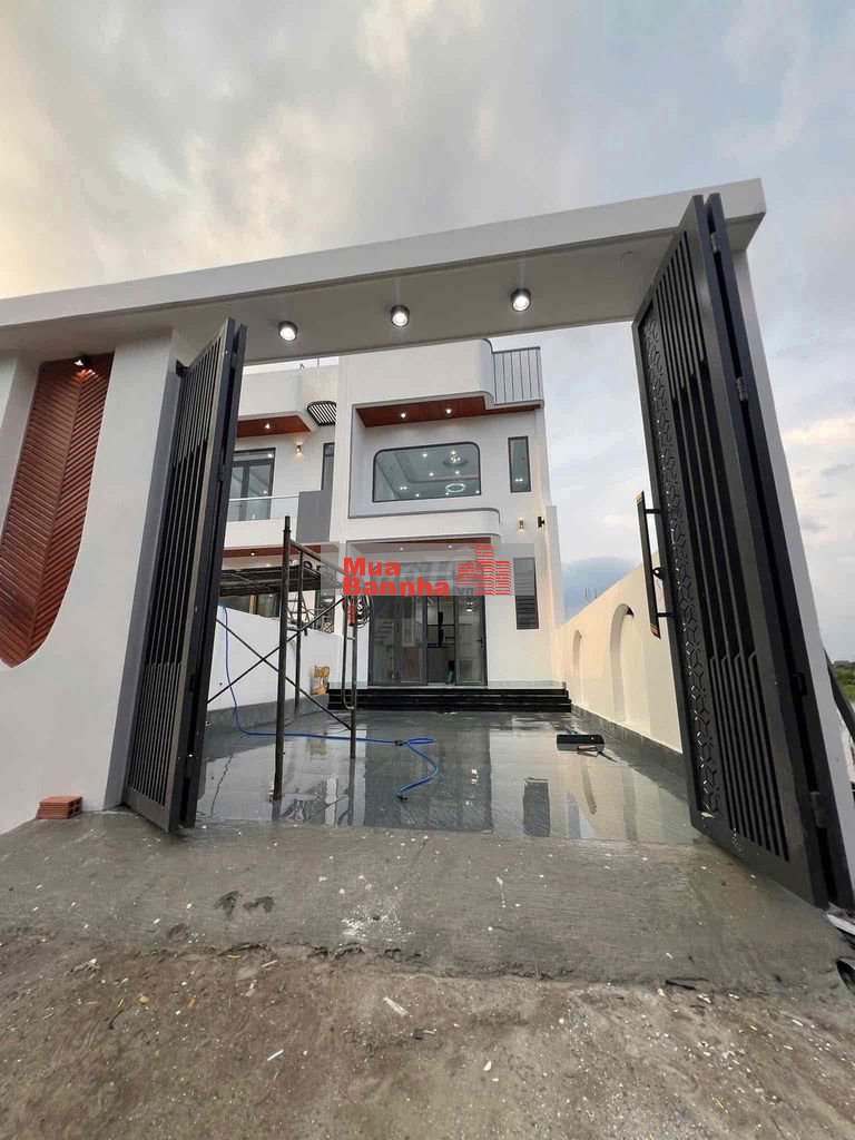 NHÀ 1T/1L FULL NỘI THẤT ĐỐI DIỆN CHỢ GIÁ 2,650 Tỷ