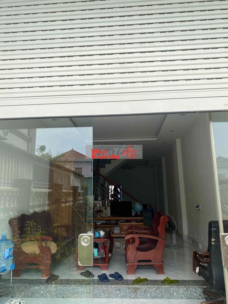 Chính chủ bán nhà ngõ 453 , 52m . 3 phòng ngủ 2 wc ngõ rộng