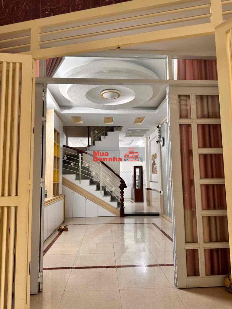 Nhà chính chủ, hẻm xe hơi