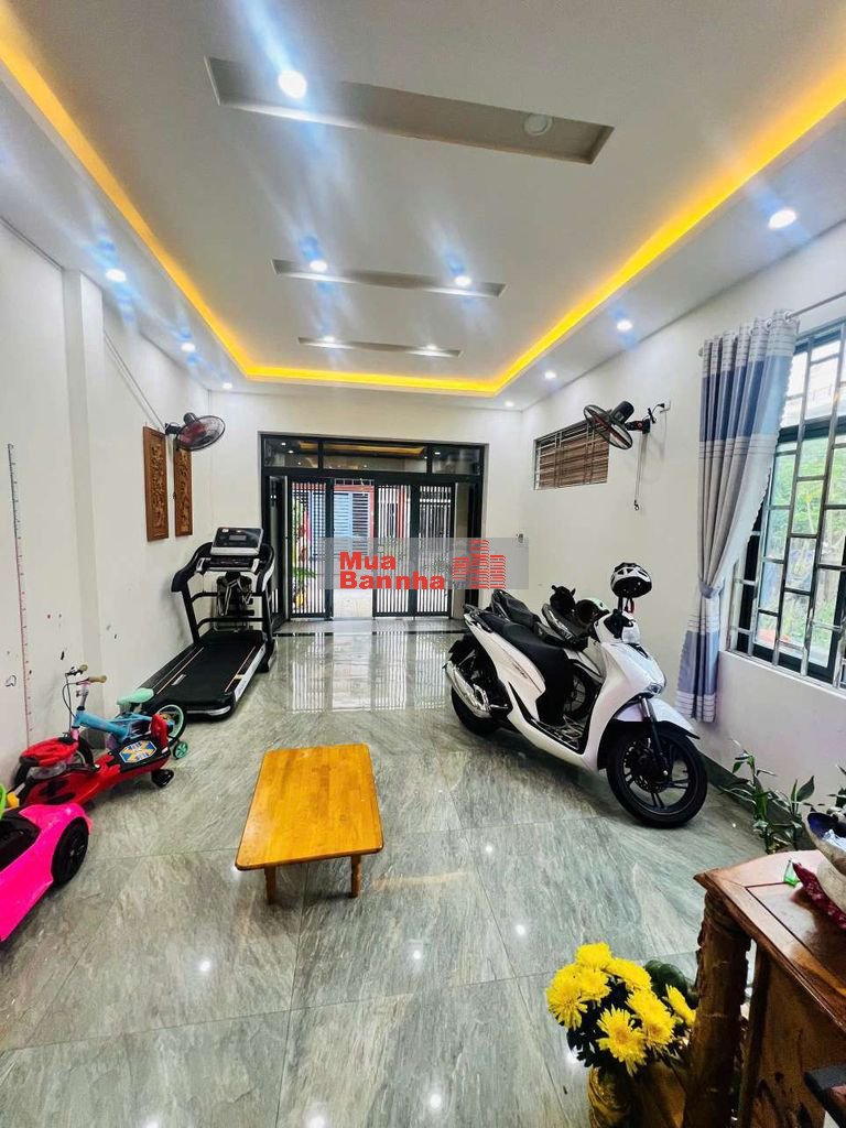 bán nhà 2 tầng đúc đường 5,5m Vỉa hè 3m, P Khuê Trung
- DT 90 m2